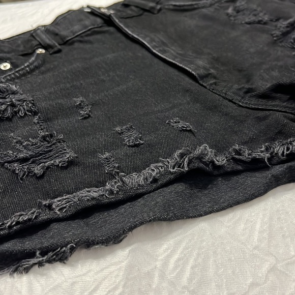 Zara Black denim Jean Shorts - Picture 3 of 6